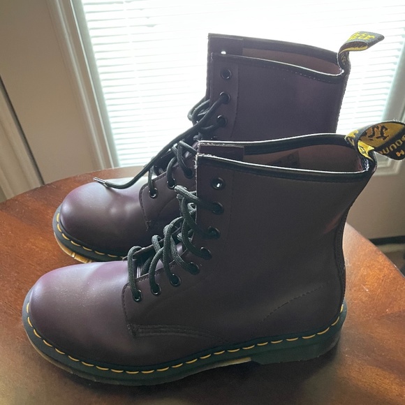 Dr. Martens Shoes - Dr. Marten's 1460 W